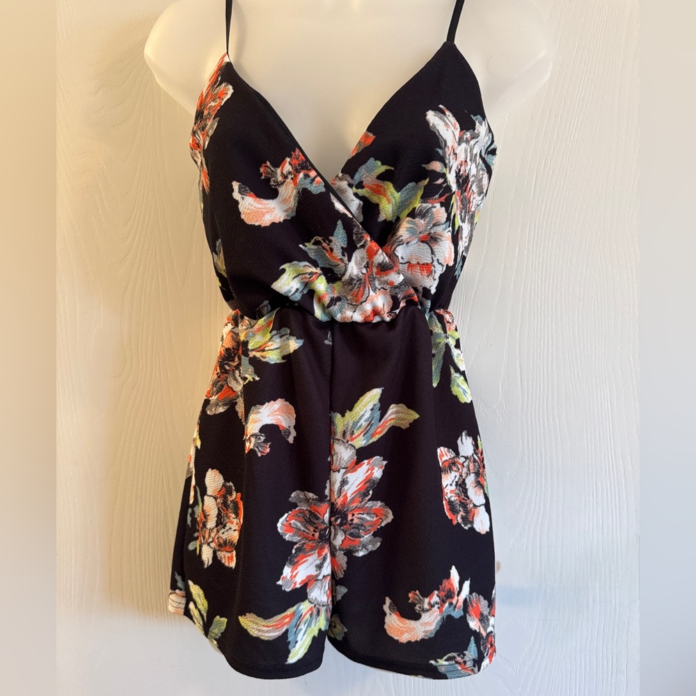 Boohoo Petite Floral Romper 🌺